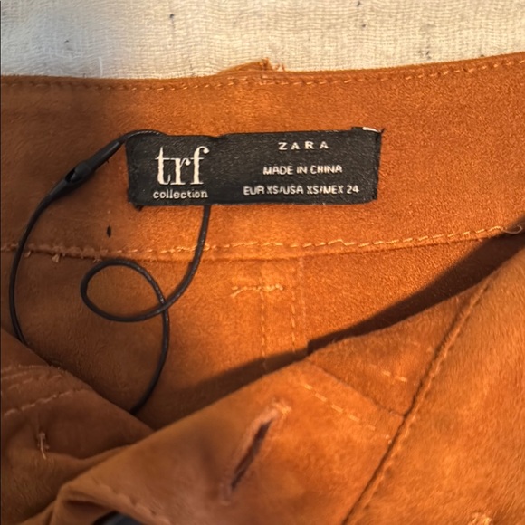 Zara- Brown Button-Front Women's mini Skirt - Picture 2 of 3